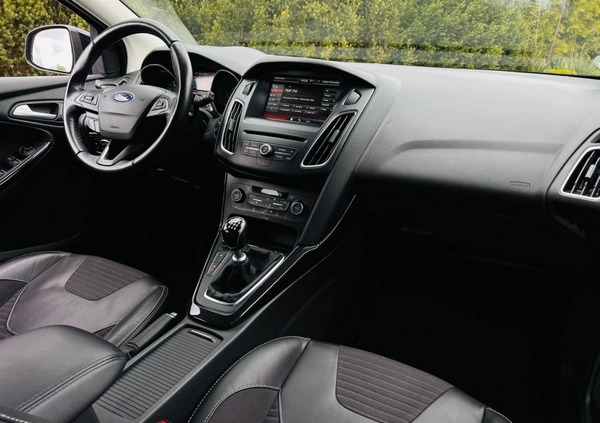 Ford Focus cena 35900 przebieg: 104000, rok produkcji 2015 z Radzymin małe 781